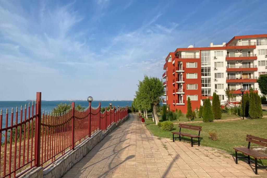 Marina View Fort Beach Studio Sveti Vlas Luaran gambar